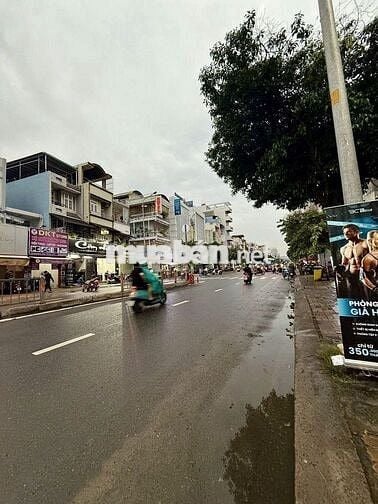 CHO THUÊ BUILDING VỊ TRÍ ĐẸP MẶT TIỀN NGUYỂN THÁI SƠN (7 LẦU 6mX13m)