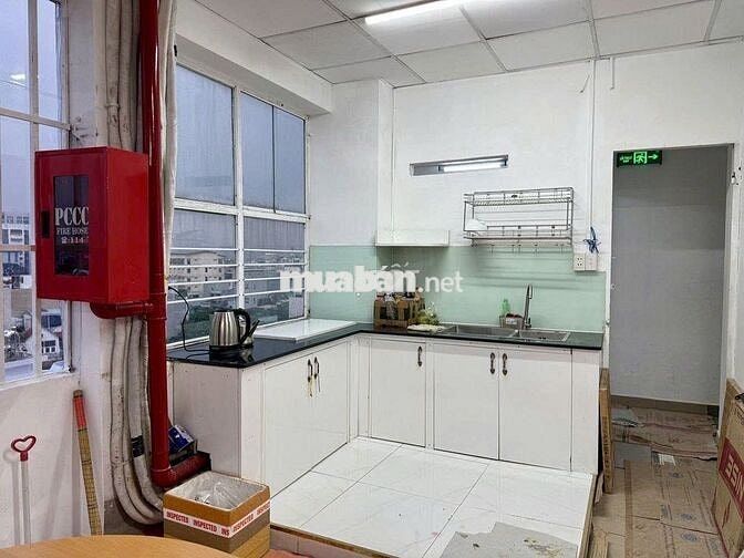 CHO THUÊ BUILDING VỊ TRÍ ĐẸP MẶT TIỀN NGUYỂN THÁI SƠN (7 LẦU 6mX13m)