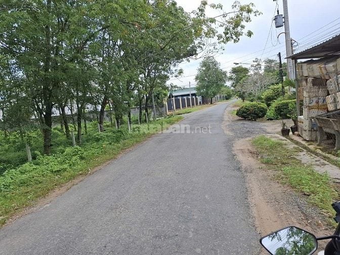 Đất 3 mặt tiền, 60m đường nhựa. Trung tâm Trảng Bàng. 10 tỷ 