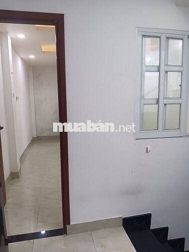 Nhà nguyên căn còn trống 1 phòng, gần ĐHLuật, Giga. Điện nước giá NN