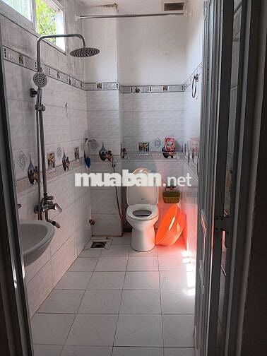 Nhà nguyên căn còn trống 1 phòng, gần ĐHLuật, Giga. Điện nước giá NN