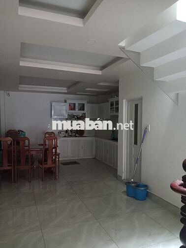 Nhà nguyên căn còn trống 1 phòng, gần ĐHLuật, Giga. Điện nước giá NN