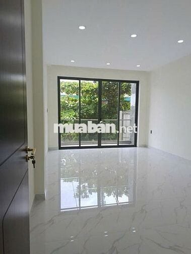 NHÀ HOT GIÁ TỐT – 248B Nguyễn Thái Bình, P.12, Q.Tân Bình. DTSD 250m2