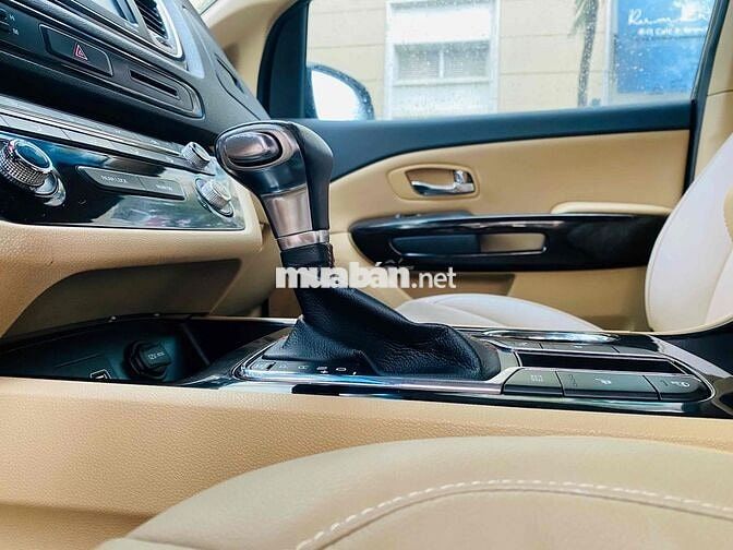 Kia Sedona số tự động máy dầu