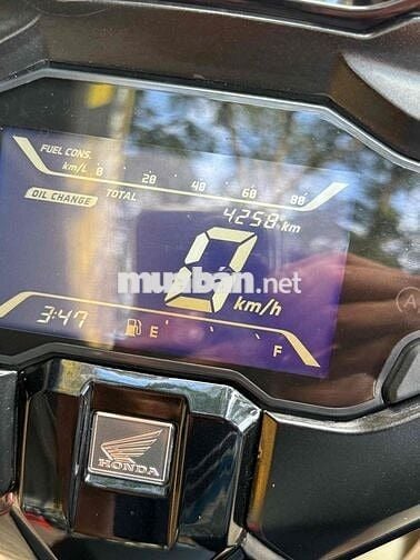 AB 2025 (4k km)  đen nhám