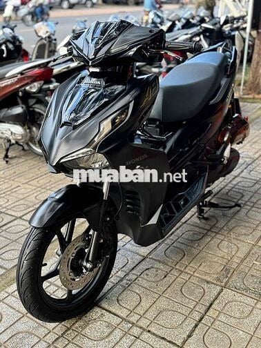 AB 2025 (4k km)  đen nhám