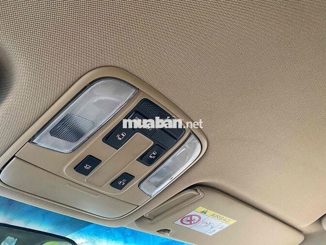 Kia Sedona số tự động máy dầu