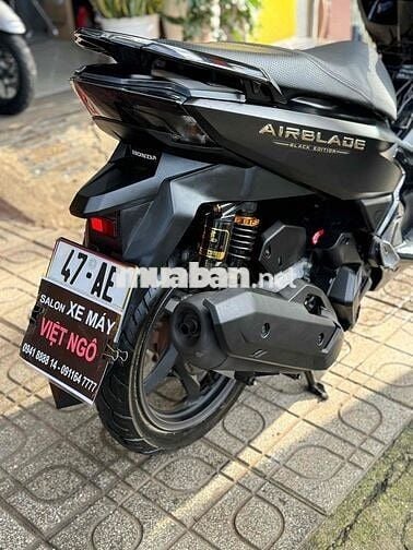 AB 2025 (4k km)  đen nhám