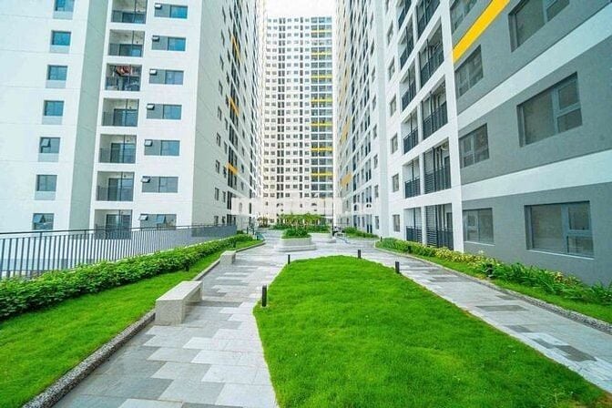 BÁN GẤP CĂN 2PN LEGACY CHỈ 1.7x tỷ tặng MÁY LẠNH, TỦ, KỆ GỖ …