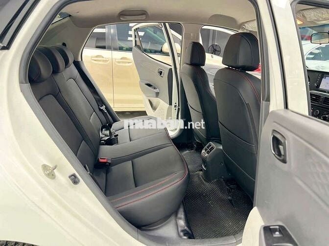 HYUNDAI i10 2021 Sedan 1.2 AT - 42379 km