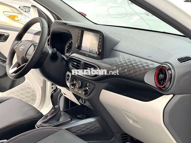 HYUNDAI i10 2021 Sedan 1.2 AT - 42379 km