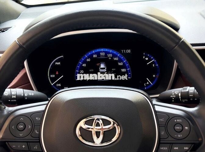 Toyota Corolla Cross 1.8HV 2020, tiết kiệm với HV