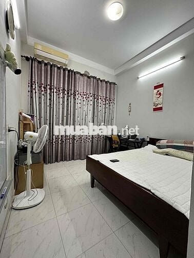 Nhà hẻm xe hơi Hoàng Hoa Thám BT chính chủ cần bán