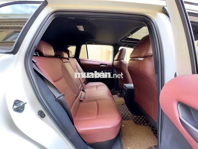 Toyota Corolla Cross 1.8HV 2020, tiết kiệm với HV