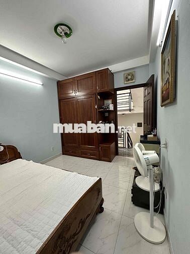 Nhà hẻm xe hơi Hoàng Hoa Thám BT chính chủ cần bán