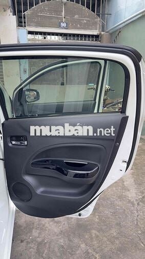 Mitsubishi Mirage . SX 2016 . 1.2 AT . 86.225 km