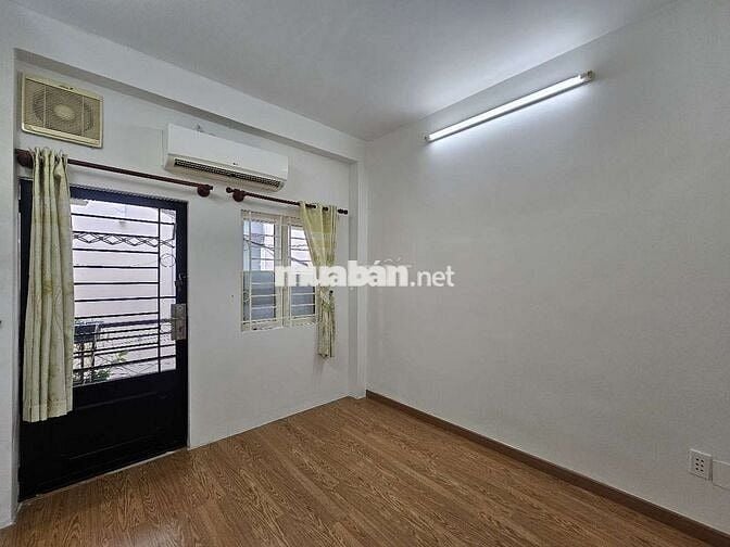 NGAY KHU ẨM THỰC VẠN KIẾP_GẦN PHAN XÍCH LONG_KHU SÔI ĐỘNG