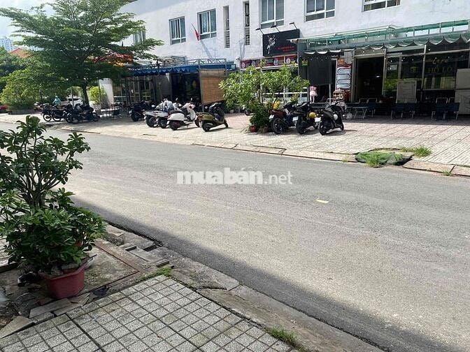 Mặt Bằng 64m2, có phòng ở lại. đường 3 ( đối diện cc bông sao), phường