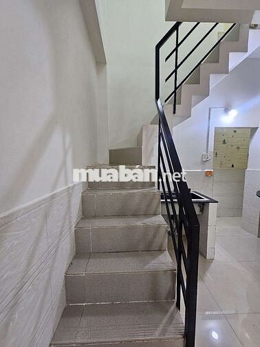 NGAY KHU ẨM THỰC VẠN KIẾP_GẦN PHAN XÍCH LONG_KHU SÔI ĐỘNG