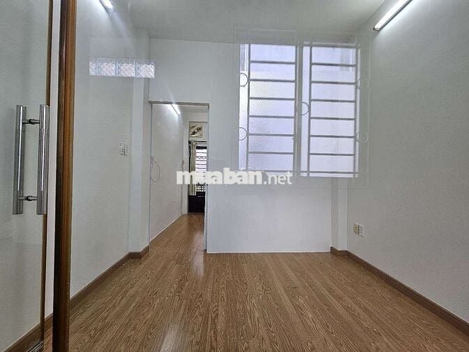 NGAY KHU ẨM THỰC VẠN KIẾP_GẦN PHAN XÍCH LONG_KHU SÔI ĐỘNG