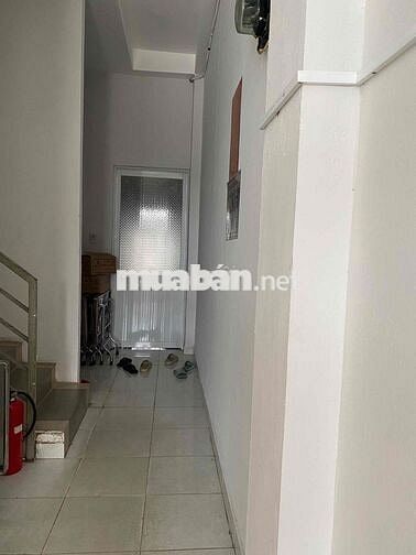 Mặt Bằng 64m2, có phòng ở lại. đường 3 ( đối diện cc bông sao), phường