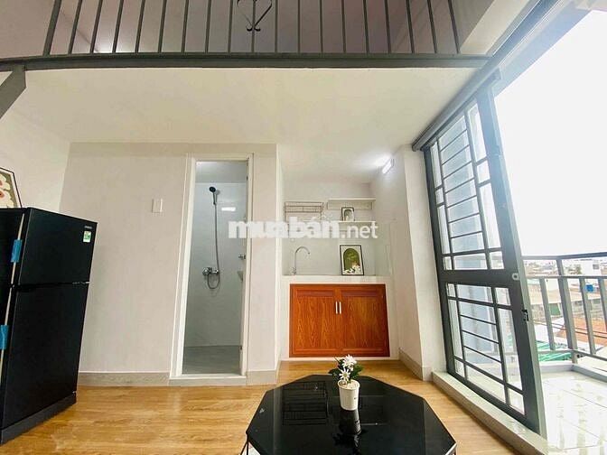 Cho thuê phòng gác ban công ở được từ 2-3 người kế tttm parc mall q8