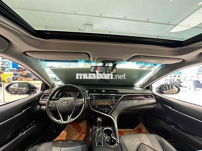 Toyota Camry 2.5 Q ĐEN 2021 xe HÃNG BAO GIÁ TỐT