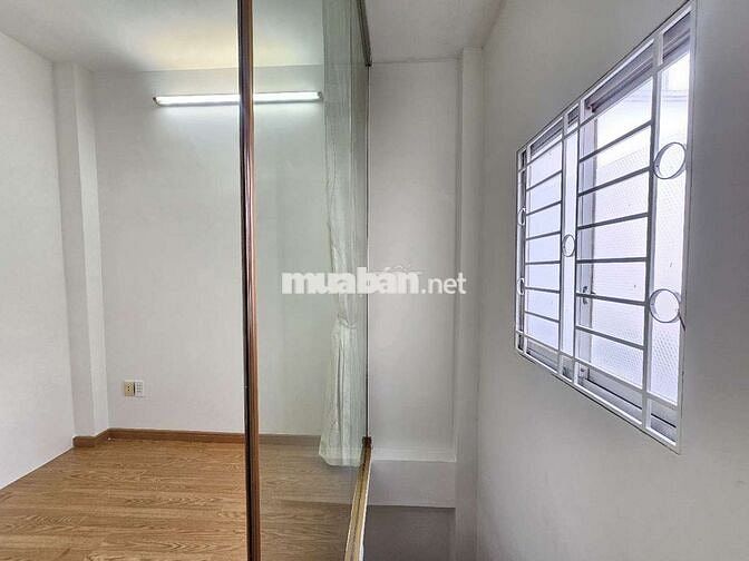 NGAY KHU ẨM THỰC VẠN KIẾP_GẦN PHAN XÍCH LONG_KHU SÔI ĐỘNG