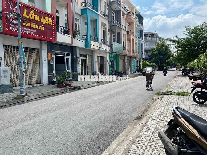 Mặt Bằng 64m2, có phòng ở lại. đường 3 ( đối diện cc bông sao), phường