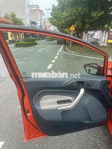 bán ford fista sx 2012 số tự động, như mới