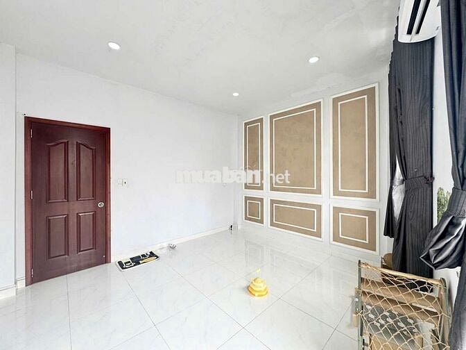 CẦN SHARE LẠI 1 PHÒNG BAN CÔNG TRONG NHÀ NGUYÊN CĂN