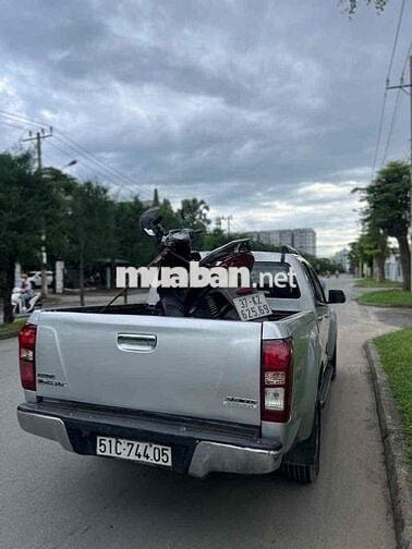 Isuzu Dmax 2016 LS 2.5 4x2 AT - 158000 km