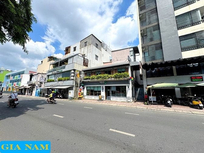 BÁN NHÀ GÓC 2 MẶT TIỀN VIEW SÔNG : 1068 TRƯỜNG SA - P. 12 