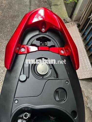 xe mua mới 1 chủ xe nhà đi kỷ zin95% xem xe thich