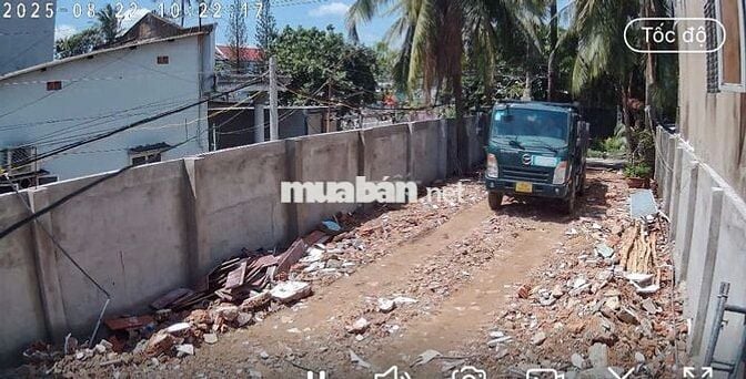 Nhà hẻm xe tải 834 m2, 2 phòng ngủ, quốc lộ 13, HIệp Bình Phước