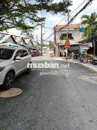 Nhà nguyên căn đường 5m gần sát ql13