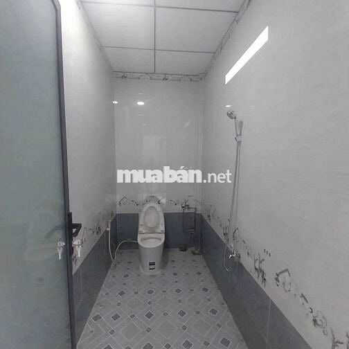 Cô năm cần bán căn nhà mặt tiền 129m2 870 triệu thương lượng