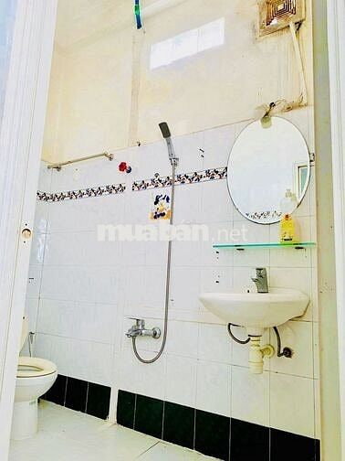 Phòng trọ nữ NVVP 18 m2 WC riêng hẻm rộng 8m Phú Nhuận gần chợ sân bay