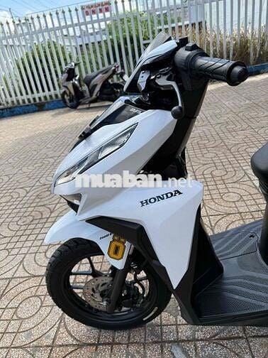 Vario 125 2021 nhập indo màu trắng đen.