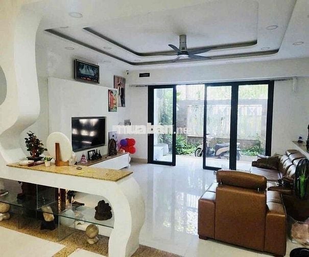 Cho Thuê Biệt Thự Đẹp 4 Tầng Khu Víp Bên Sông,Gigamall,Phạm Văn Đồng