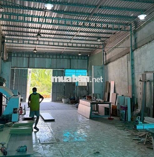Kho đẹp cần cho thuê giá rẻ ở Đường Nguyễn Văn Tạo diện tích 400m2