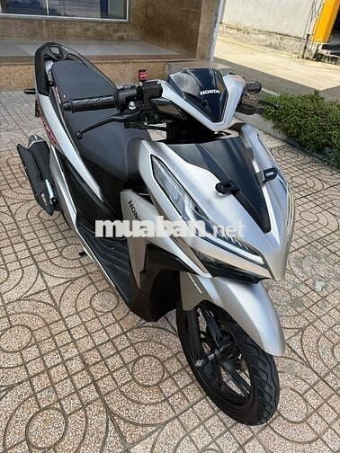 Vario 150 2020 nhập indo màu bạc tem đỏ.