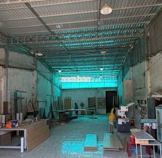 Kho đẹp cần cho thuê giá rẻ ở Đường Nguyễn Văn Tạo diện tích 400m2