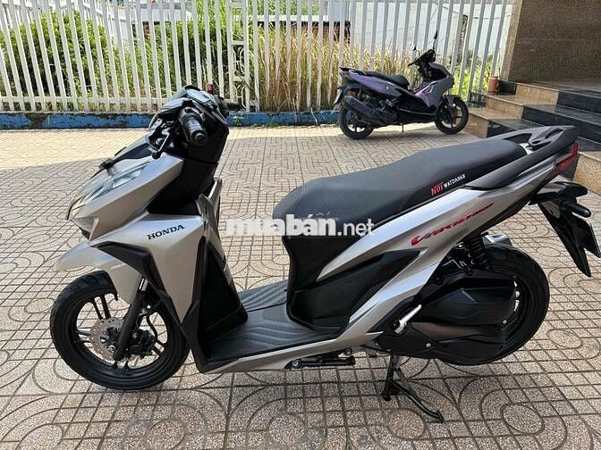 Vario 150 2020 nhập indo màu bạc tem đỏ.