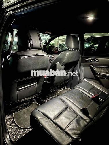 Ford Everest Titanium 4x2 Màu Xám lông chuột 2019