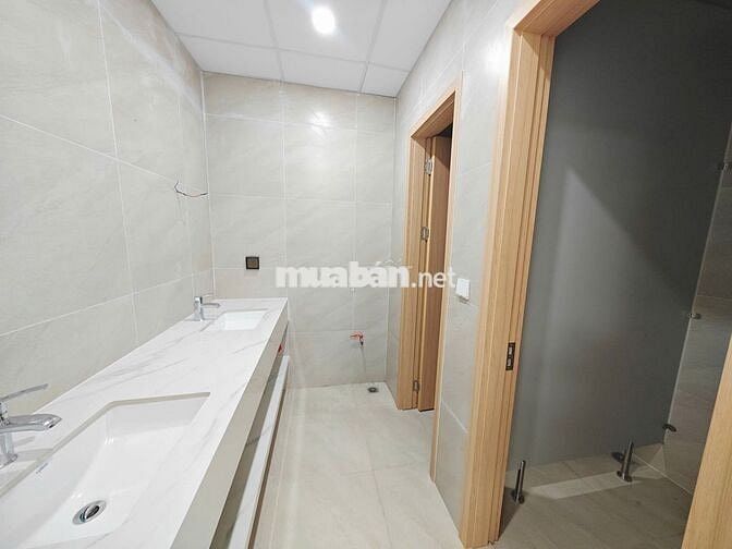 Cho thuê MBKD Hoàng Văn Thái 140m2 -3T chỉ từ 25tr nhà mới vuông vắn
