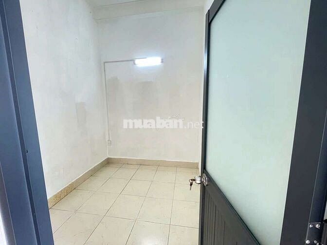 2 PHÒNG NGỦ GIÁ RẺ NỘI THẤT CƠ BẢN BAN CÔNG RIÊNG THOÁNG MÁT