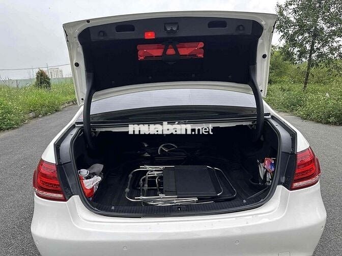 Mercedes benz elass E250 2014 odo 89k km.