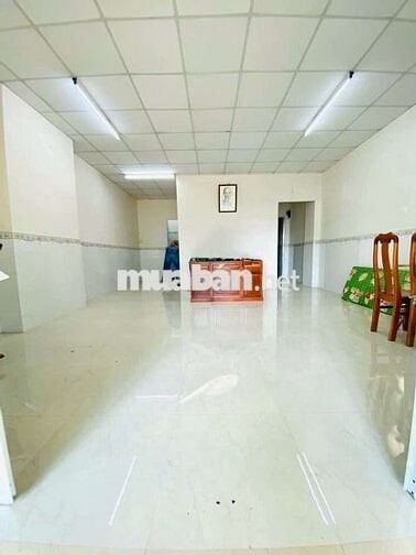 CHO THUÊ NHÀ SHOPHOUSE MẶT TIỀN CC HỒNG LOAN. 4TR.55mv. 1pn.