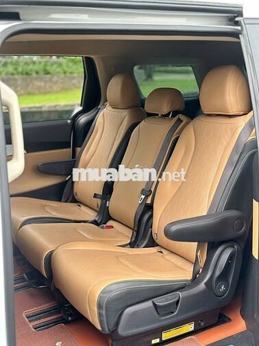 Carnival Luxury 8 Ghế 2024, 11.000km BH hãng 2027